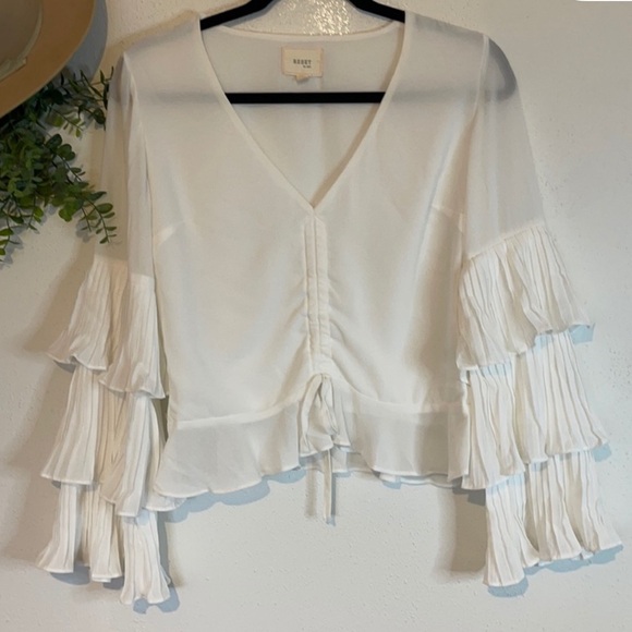Reset By Jane Tops - Reset by Jane Cropped Long-Sleeves V-Neck Shirt with Tiered Ruffle Sleeves Sz M